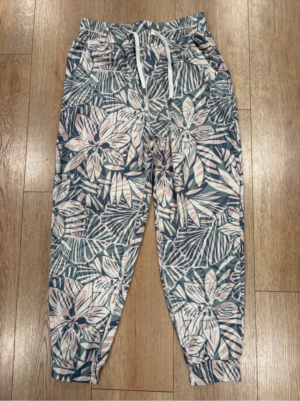 Feat Tropical Floral Jogger Pants Size S NWT Drawstring Lounge Athleisure